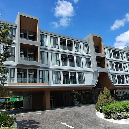 Отель Cha Chiangmai Luxury Чиангмай Экстерьер фото