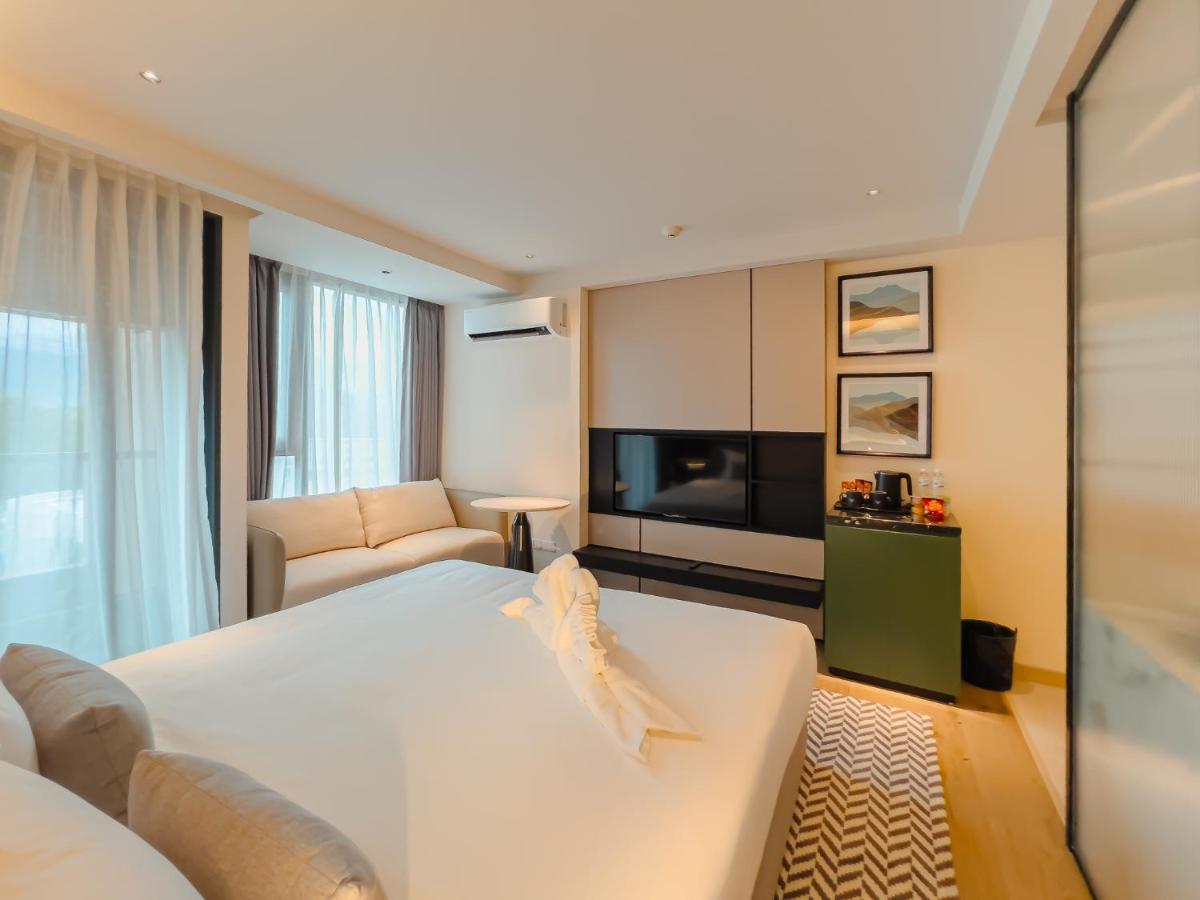 Отель Cha Chiangmai Luxury Чиангмай Экстерьер фото