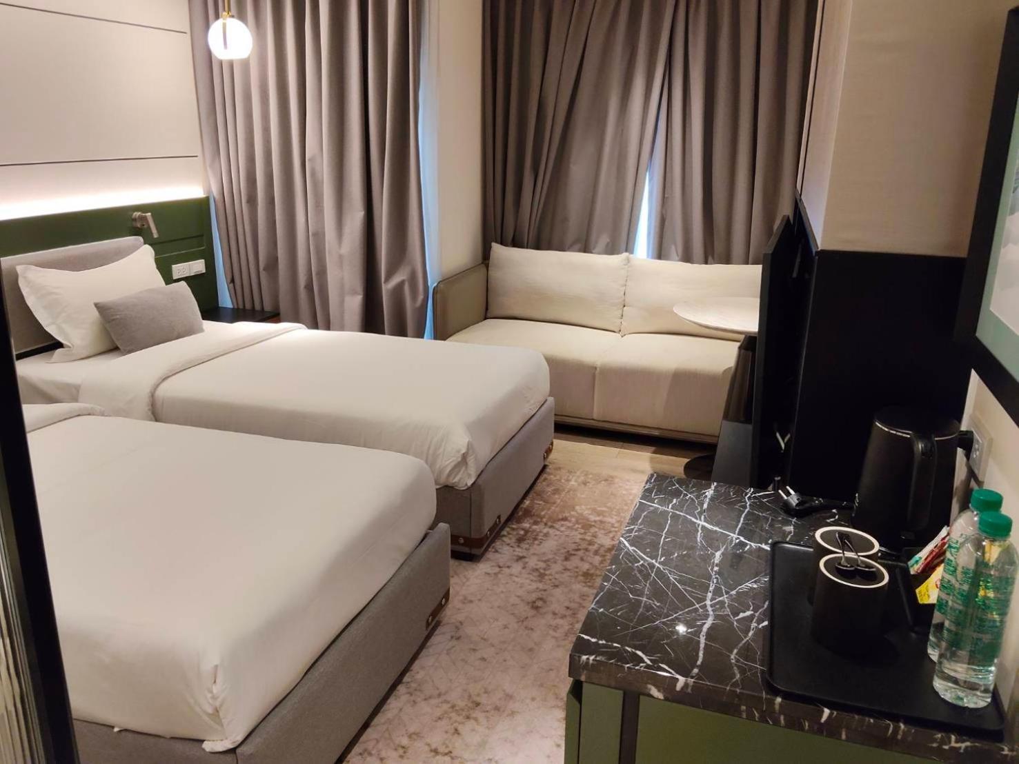 Отель Cha Chiangmai Luxury Чиангмай Экстерьер фото